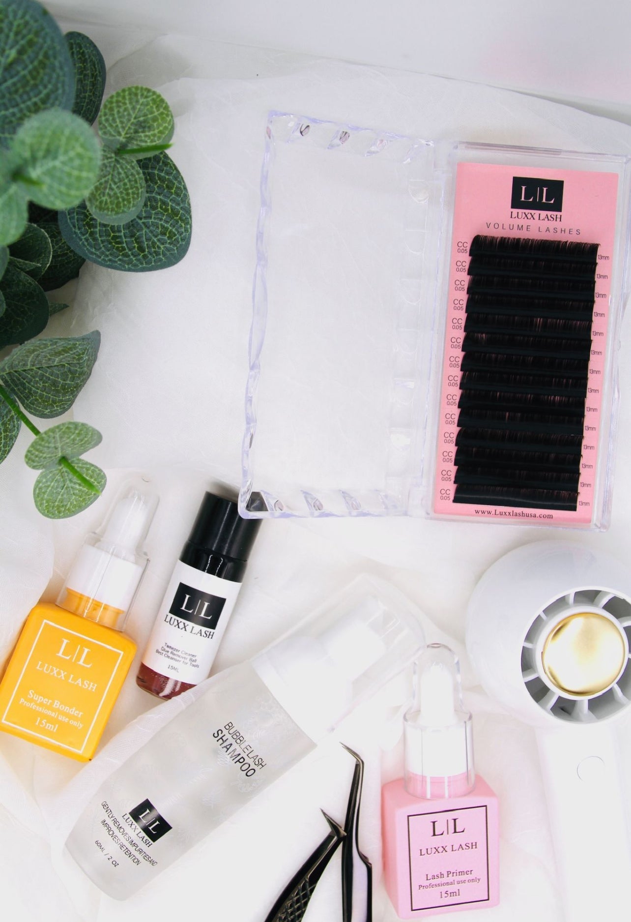 Debunking 10 Common Myths About Eyelash Extensions: What Every Lash Artist Needs to Know