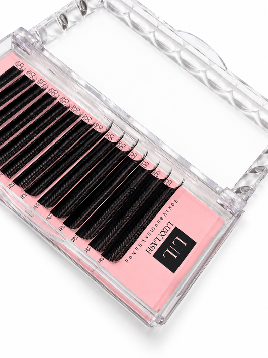 Luxx Lash Fox Lashes – Pre-Made 4D Fans (CC 0.07 | Mixed 8–13mm)